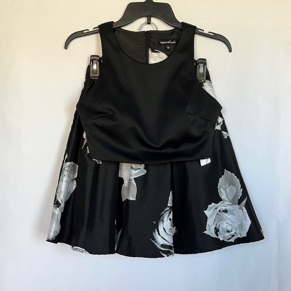 Sequin Hearts Sz 1 Black Floral Formal 2 Piece Dress.